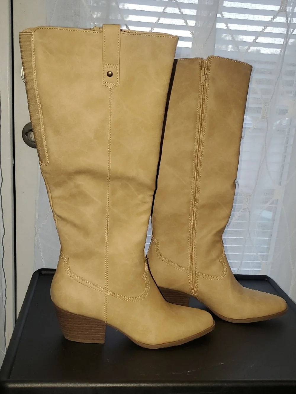 FRYE AND CO. Tall Boots in Tan - Picture 3 of 11